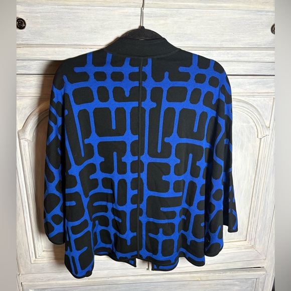 Ming Wang Blue Cape Sweater Geometric Abstract Print‎ Art to Wear Elegant Cozy - Picture 7 of 7